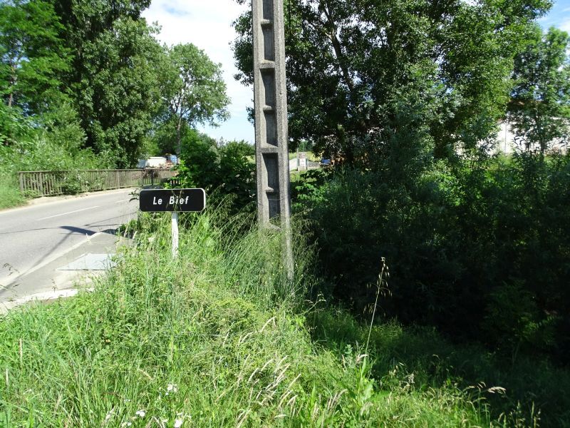 Photo de l'Abereau et du pont au lieu-dit "Le Bief"