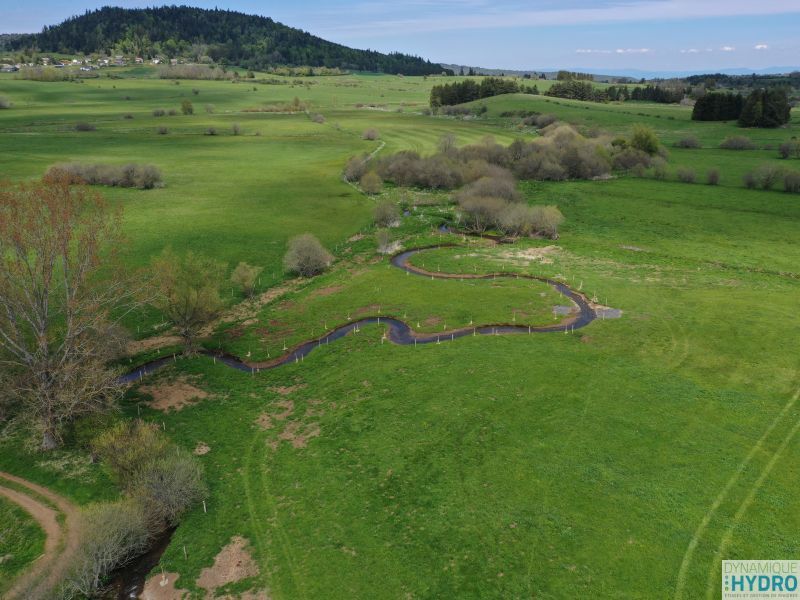 Restauration écologique : vue de la rivière Veyre depuis notre drone un an après les travaux