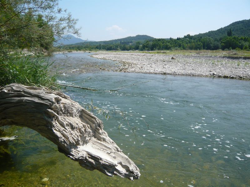 Vue sur la rivière Aygues, Eygues, Aigues