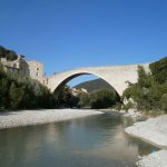 Vue sur la rivière Aygues, Eygues, Aigues à Nyons