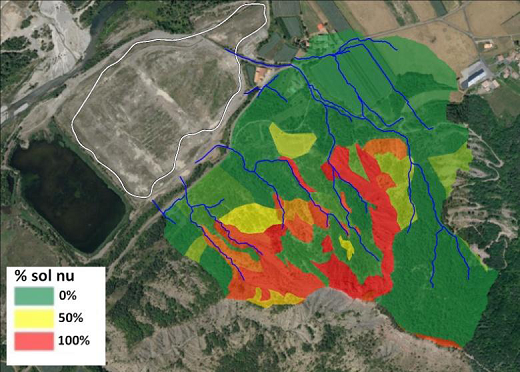 Photographie aérienne et carte des sols nus obtenue sur les bassins versants affluents de la gravière