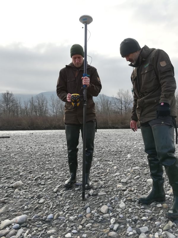 Charles et Loïc faisant un transect evha