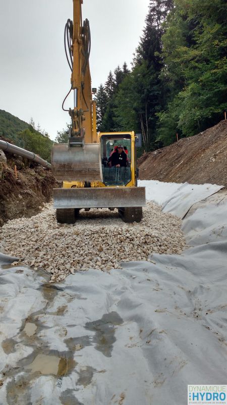 pelleteuse - chantier de restauration écologique du Vau