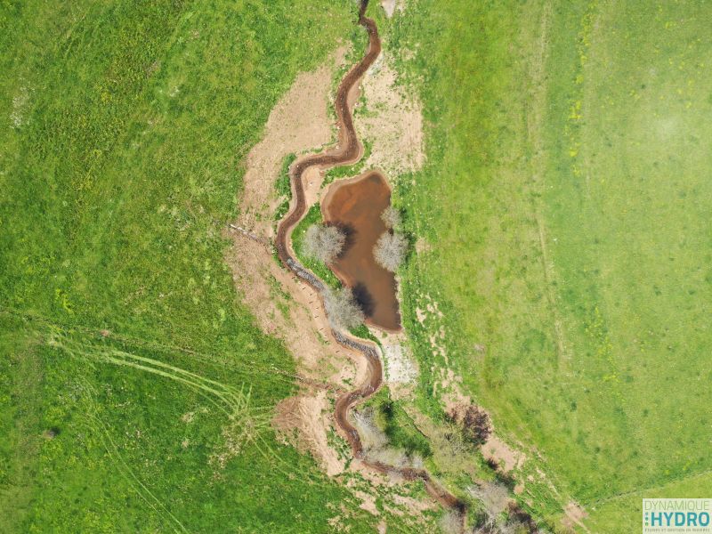 Restauration écologique : vue de la rivière Veyre depuis notre drone un an après les travaux