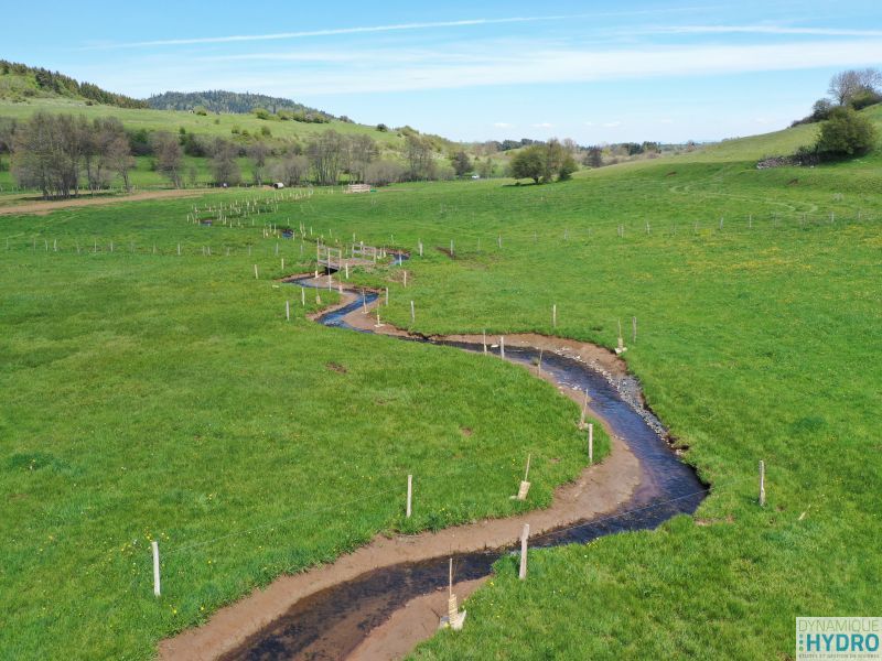 Restauration écologique : vue de la rivière Veyre depuis notre drone un an après les travaux